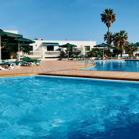 Florencia, With Pool & Wifi In Puerto del Carmen (Lanzarote)