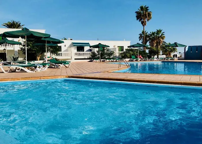 Florencia, With Pool & Wifi In Puerto del Carmen (Lanzarote)